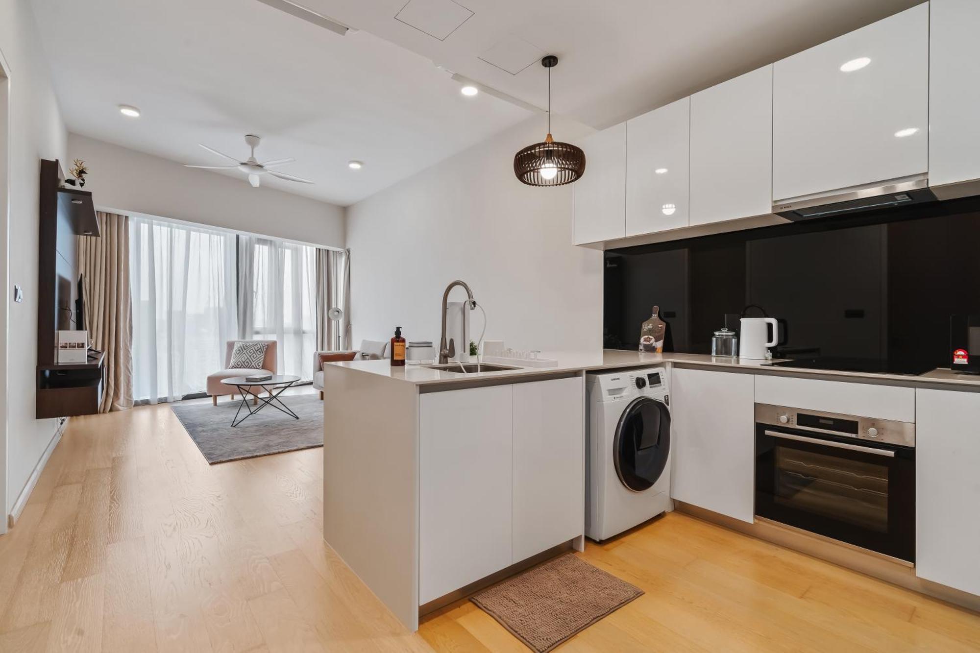 Designer 2br 400m To Klcc And Lrt Station Pangsapuri Kuala Lumpur